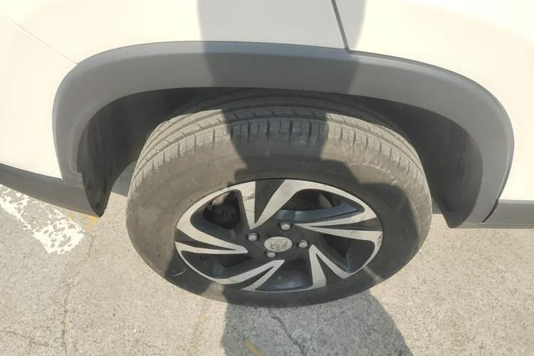 Used Baojun 510 2017 1.5L Automatic Luxury Model Right Rear Wheel Hub