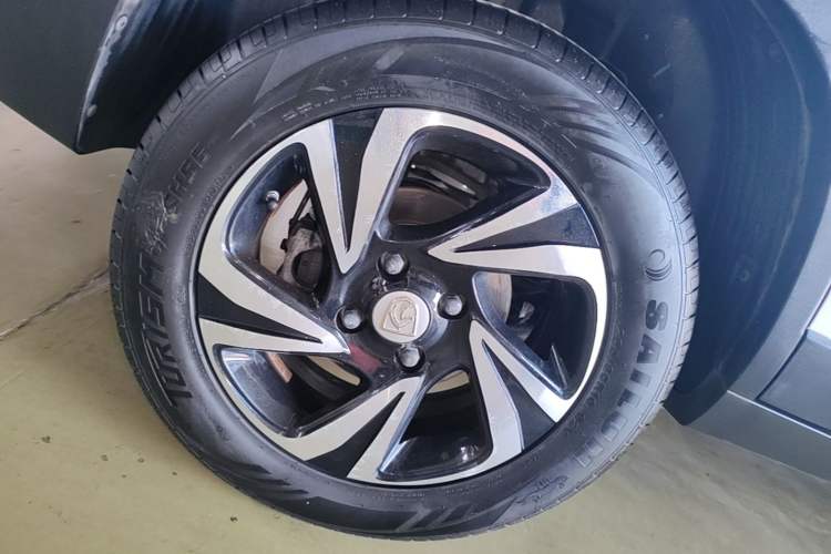 Used Baojun 510 2017 1.5L Automatic Luxury Model Right Rear Wheel Hub