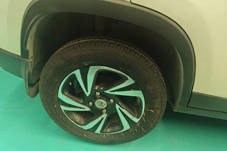 Used Baojun 510 2017 1.5L Automatic Luxury Model Right Rear Wheel Hub