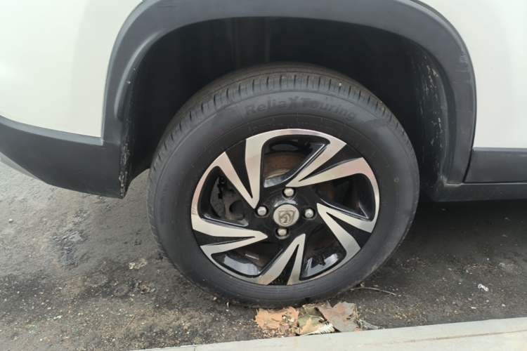 Used Baojun 510 2017 1.5L Automatic Fashion Model Right Rear Wheel Hub