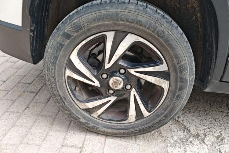 Used Baojun 510 2017 1.5L Manual Luxury Model Right Rear Wheel Hub