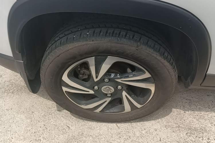Used Baojun 510 2017 1.5L Automatic Luxury Model Right Rear Wheel Hub