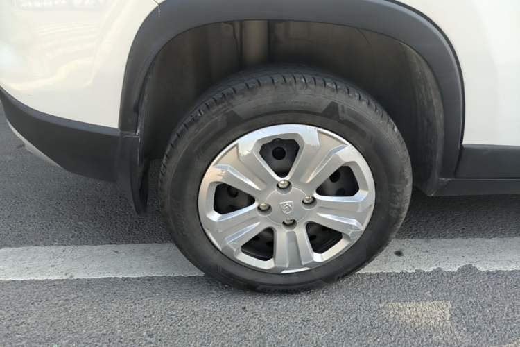 Used Baojun 510 2017 1.5L manual Comfort trim Right Rear Wheel Hub