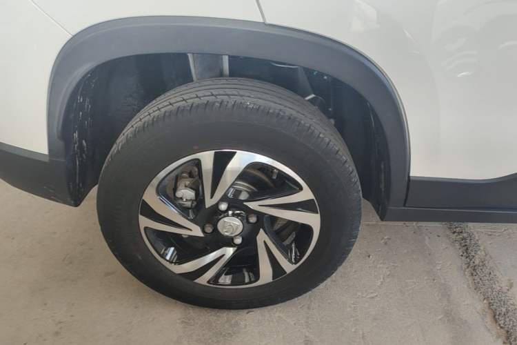 Used Baojun 510 2017 1.5L Manual Luxury Model Right Rear Wheel Hub