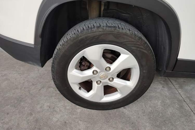 Used Baojun 510 2017 1.5L Automatic Fashion Model Right Rear Wheel Hub