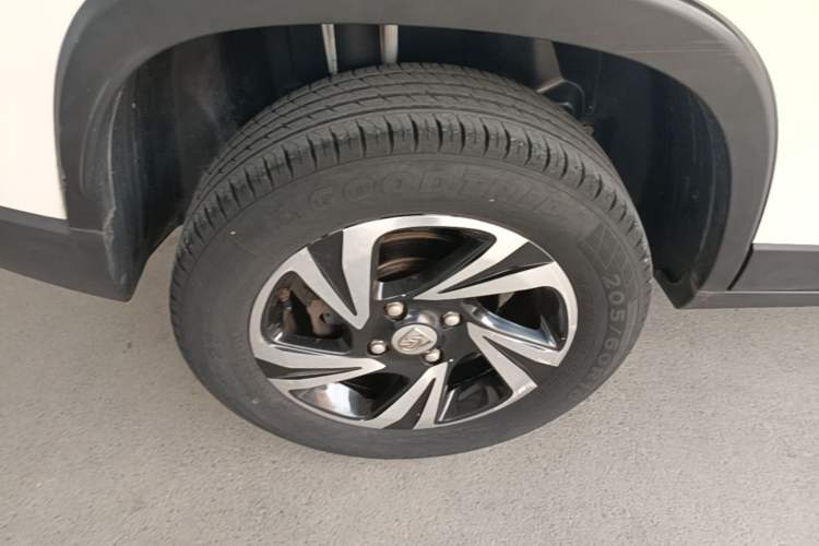 Used Baojun 510 2017 1.5L Manual Luxury Model Right Rear Wheel Hub