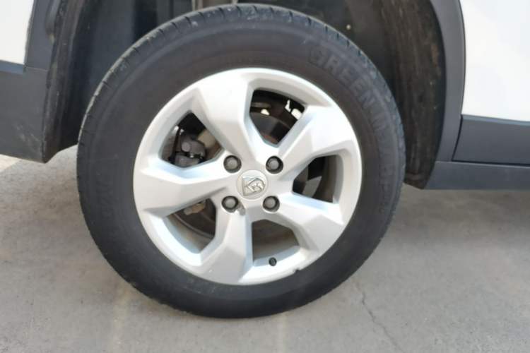 Used Baojun 510 2017 1.5L Manual Fashion Model Right Rear Wheel Hub