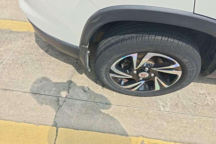Used Baojun 510 2017 1.5L Automatic Luxury Model Right Rear Wheel Hub