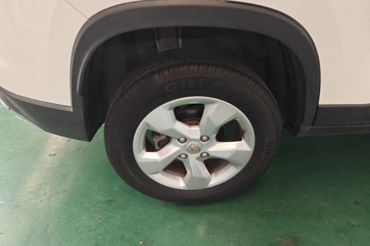Used Baojun 510 2017 1.5L Manual Fashion Model Right Rear Wheel Hub