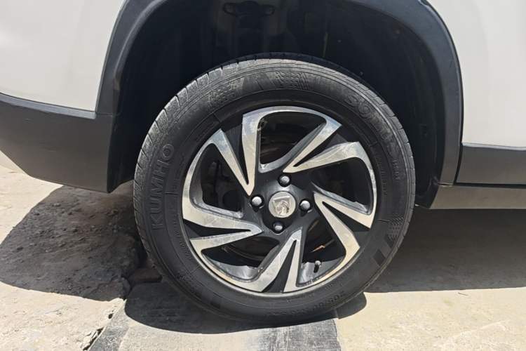 Used Baojun 510 2017 1.5L Manual Luxury Model Right Rear Wheel Hub