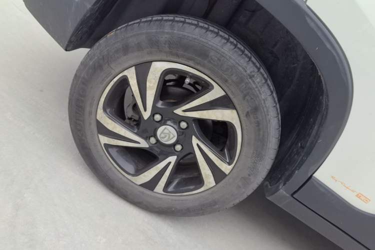 Used Baojun 510 2017 1.5L Automatic Luxury Model Right Rear Wheel Hub
