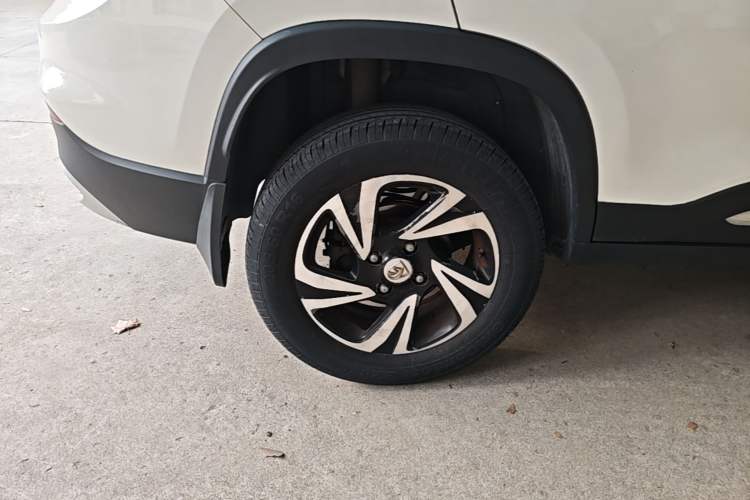 Used Baojun 510 2017 1.5L Automatic Luxury Model Right Rear Wheel Hub