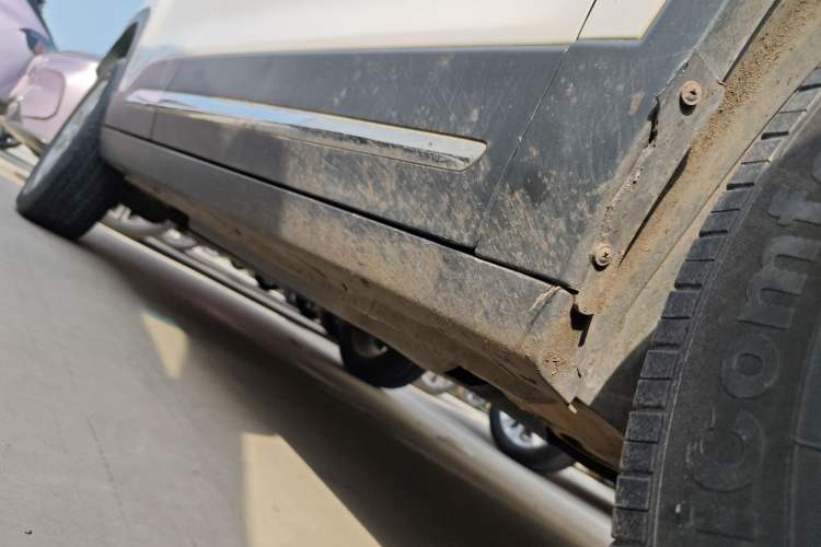 Used Baojun 510 2017 1.5L Automatic Fashion Model Right Side Sill