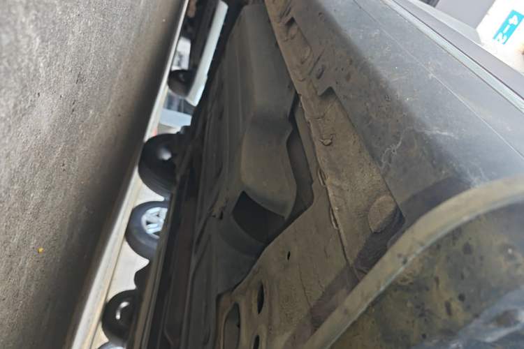 Used Baojun 510 2017 1.5L Manual Fashion Model Right Side Sill