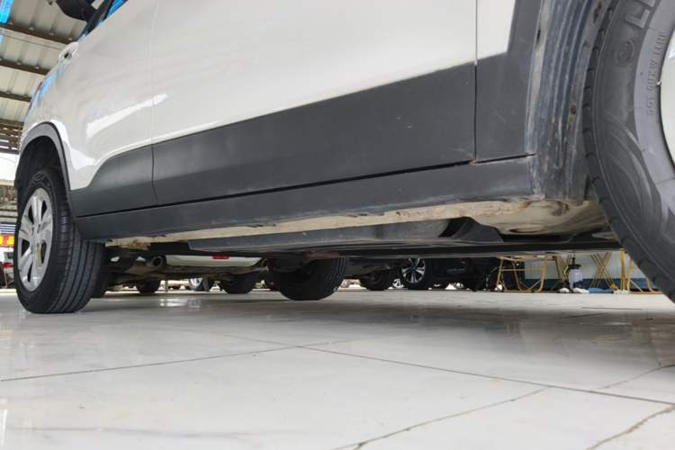 Used Baojun 510 2017 1.5L manual Comfort trim Right Side Sill