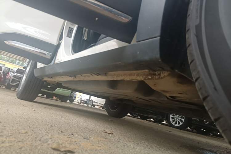 Used Baojun 510 2017 1.5L Manual Fashion Model Right Side Sill
