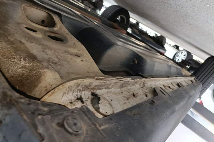 Used Baojun 510 2017 1.5L Manual Luxury Model Right Side Sill