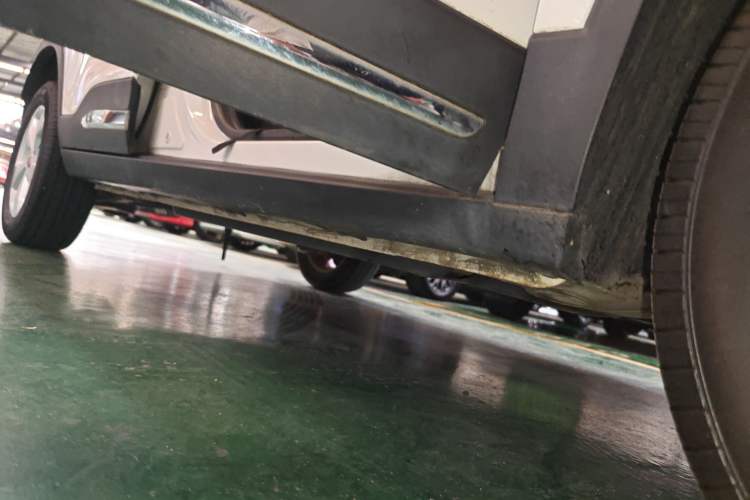Used Baojun 510 2017 1.5L Manual Fashion Model Right Side Sill