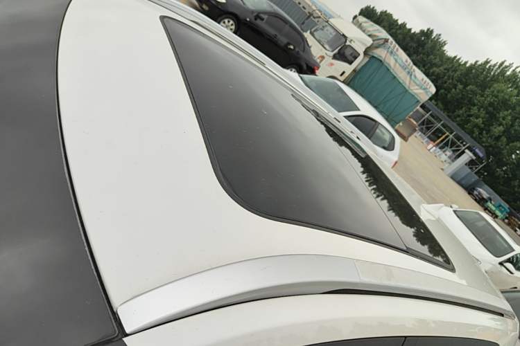 Used Baojun 510 2017 1.5L Manual Luxury Model Roof