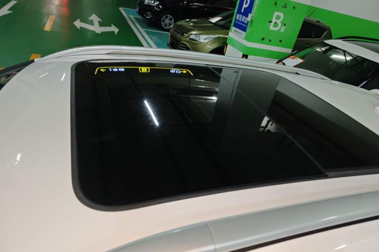 Used Baojun 510 2017 1.5L Automatic Luxury Model Roof
