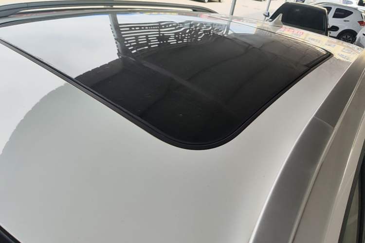Used Baojun 510 2017 1.5L Manual Luxury Model Roof