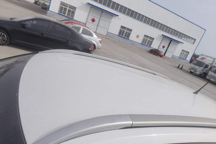 Used Baojun 510 2017 1.5L manual Comfort trim Roof