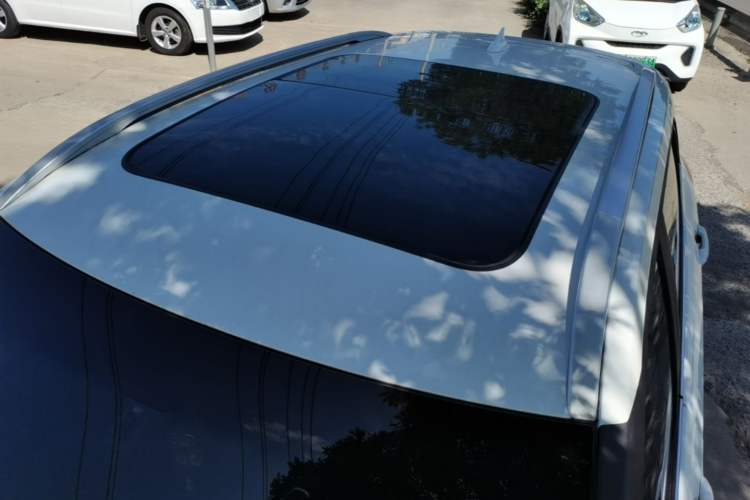 Used Baojun 510 2017 1.5L Manual Luxury Model Roof