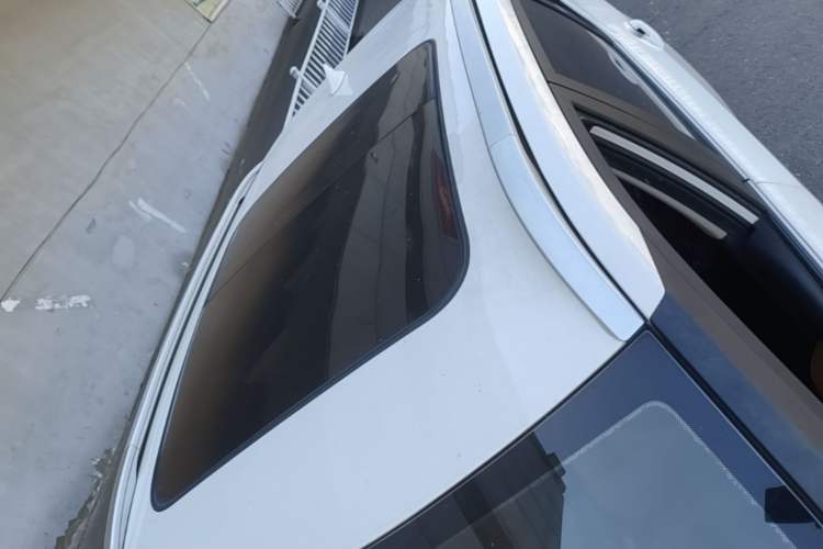 Used Baojun 510 2017 1.5L Manual Luxury Model Roof