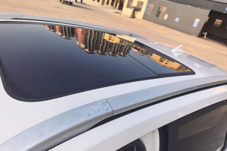 Used Baojun 510 2017 1.5L Manual Luxury Model Roof