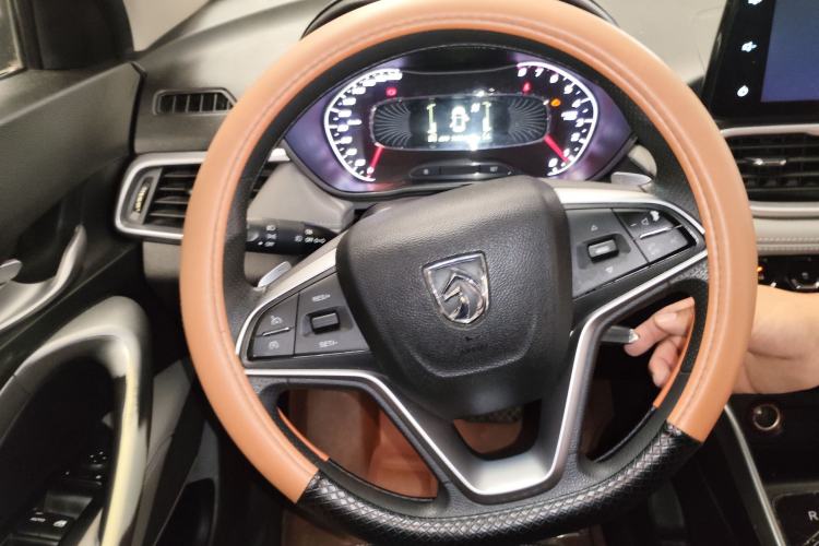 Used Baojun 510 2017 1.5L Automatic Fashion Model Steering Wheel