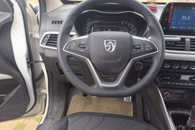 Used Baojun 510 2017 1.5L Manual Fashion Model Steering Wheel