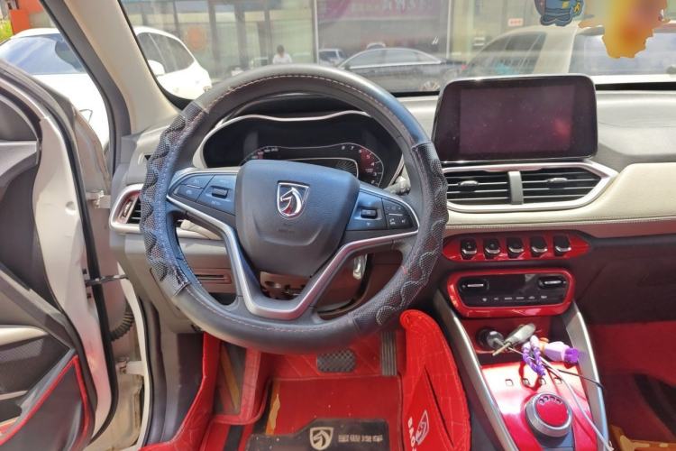 Used Baojun 510 2017 1.5L Automatic Fashion Model Steering Wheel