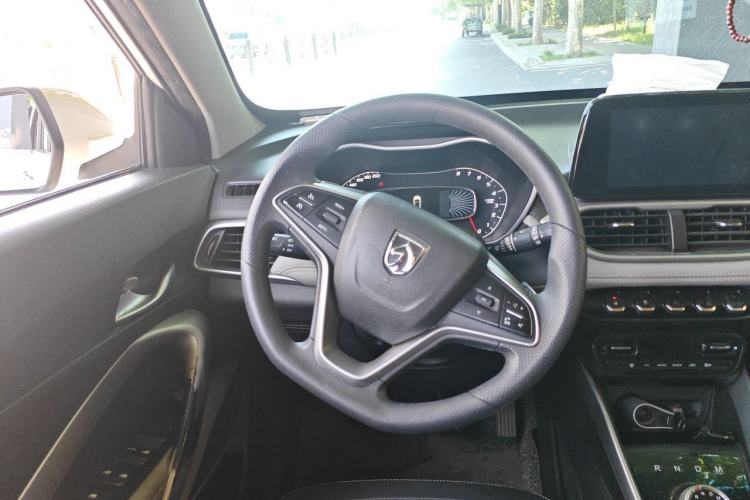 Used Baojun 510 2017 1.5L Automatic Fashion Model Steering Wheel