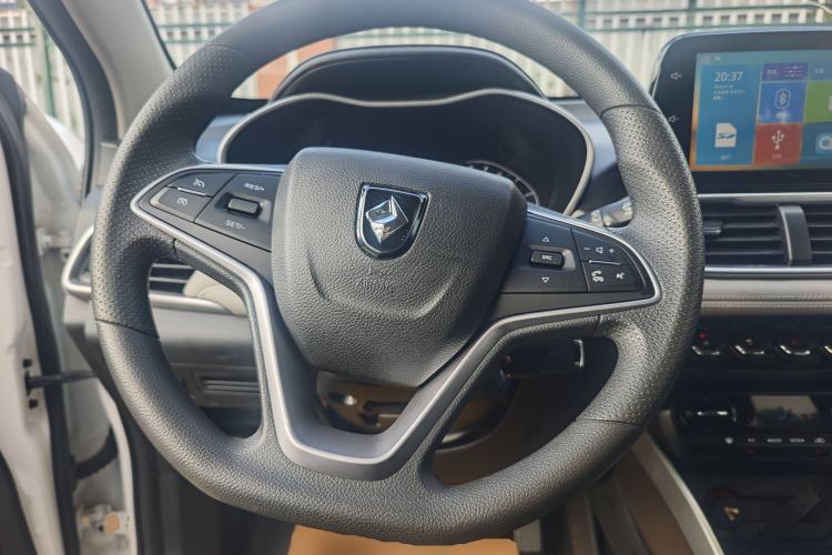 Used Baojun 510 2017 1.5L Automatic Fashion Model Steering Wheel