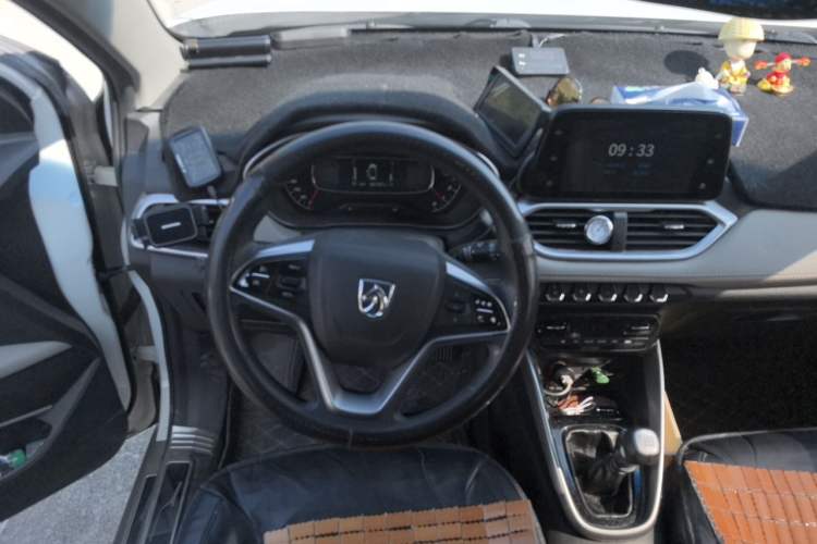 Used Baojun 510 2017 1.5L Manual Fashion Model Steering Wheel
