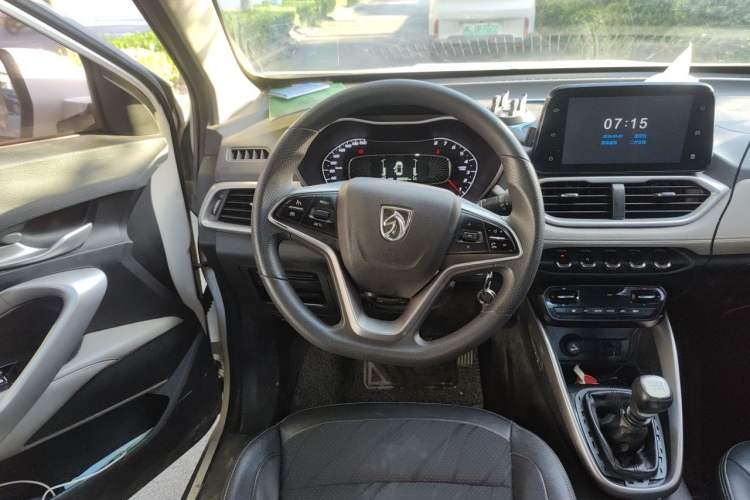 Used Baojun 510 2017 1.5L Manual Fashion Model Steering Wheel