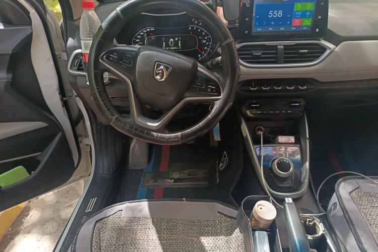 Used Baojun 510 2017 1.5L Automatic Fashion Model Steering Wheel