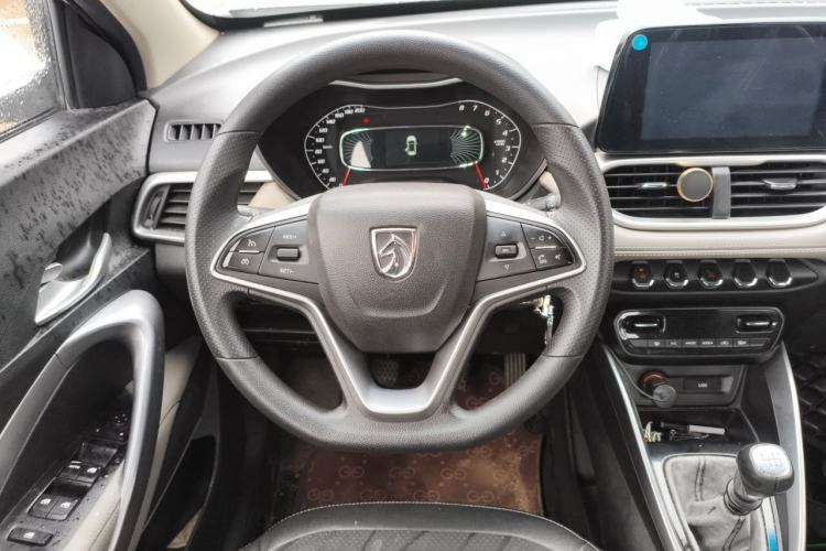 Used Baojun 510 2017 1.5L Manual Fashion Model Steering Wheel