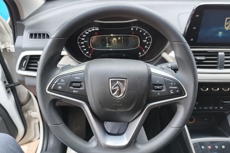 Used Baojun 510 2017 1.5L Automatic Fashion Model Steering Wheel