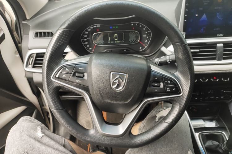 Used Baojun 510 2017 1.5L Manual Fashion Model Steering Wheel