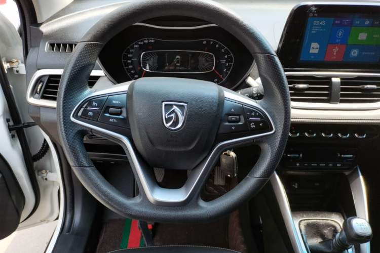 Used Baojun 510 2017 1.5L Manual Fashion Model Steering Wheel