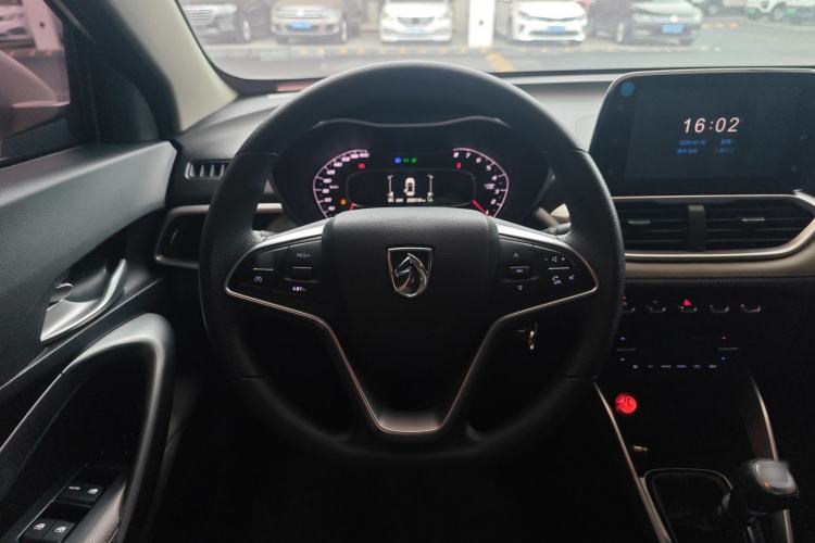 Used Baojun 510 2017 1.5L Manual Fashion Model Steering Wheel