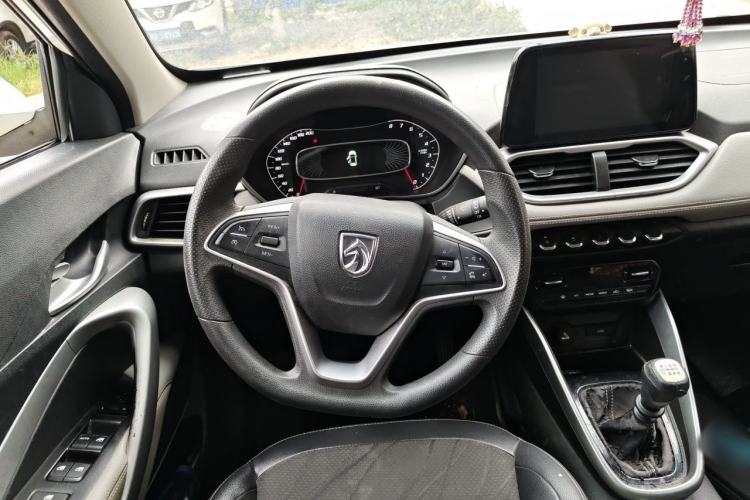 Used Baojun 510 2017 1.5L Manual Fashion Model Steering Wheel