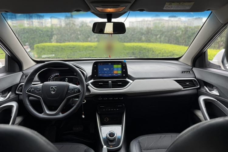 Used Baojun 510 2017 1.5L Automatic Fashion Model Steering Wheel