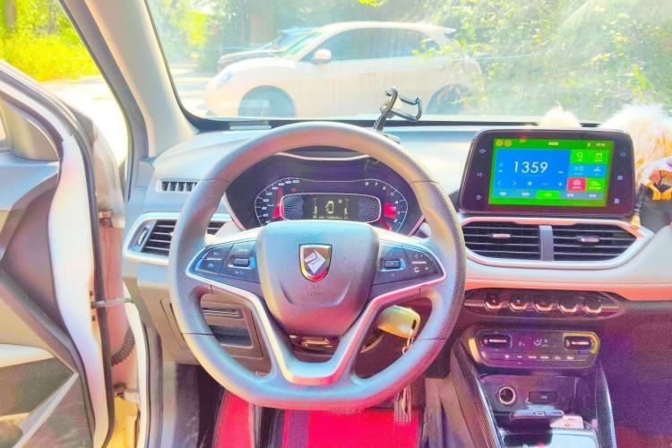 Used Baojun 510 2017 1.5L Automatic Fashion Model Steering Wheel