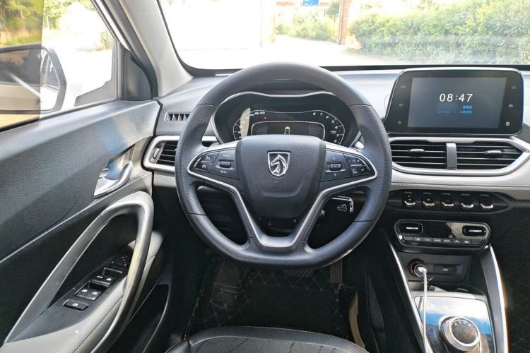 Used Baojun 510 2017 1.5L Automatic Fashion Model Steering Wheel