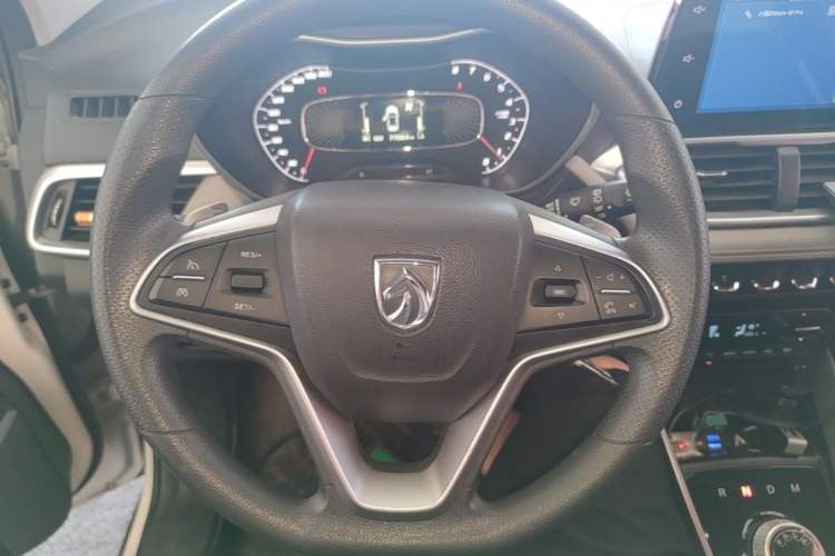 Used Baojun 510 2017 1.5L Automatic Fashion Model Steering Wheel