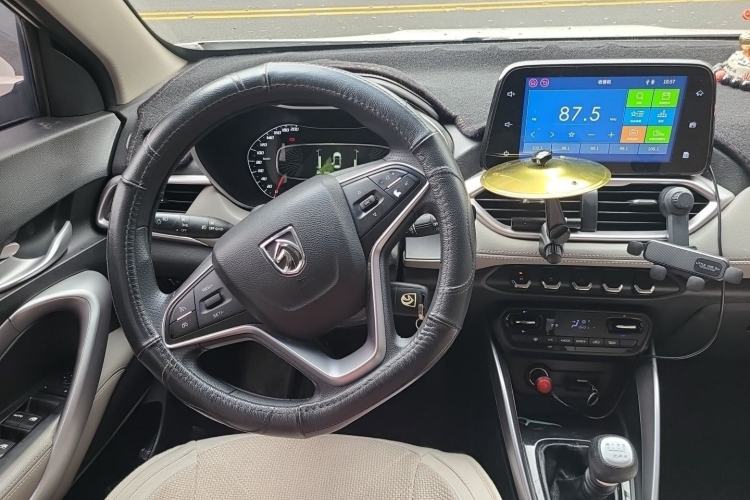 Used Baojun 510 2017 1.5L Manual Fashion Model Steering Wheel