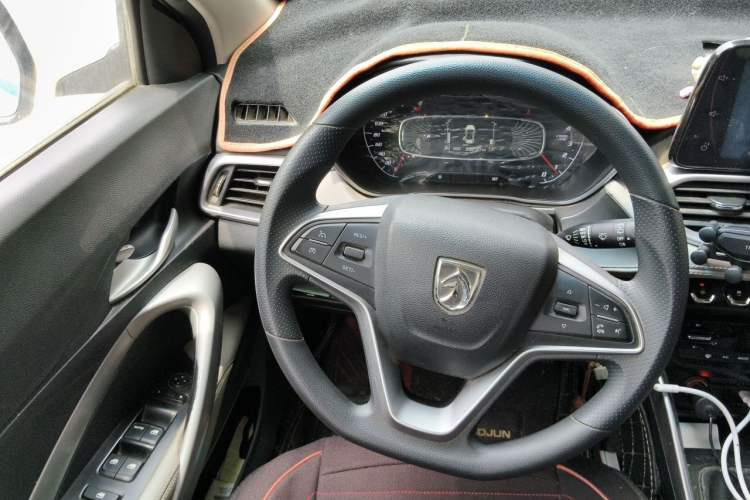 Used Baojun 510 2017 1.5L Manual Fashion Model Steering Wheel
