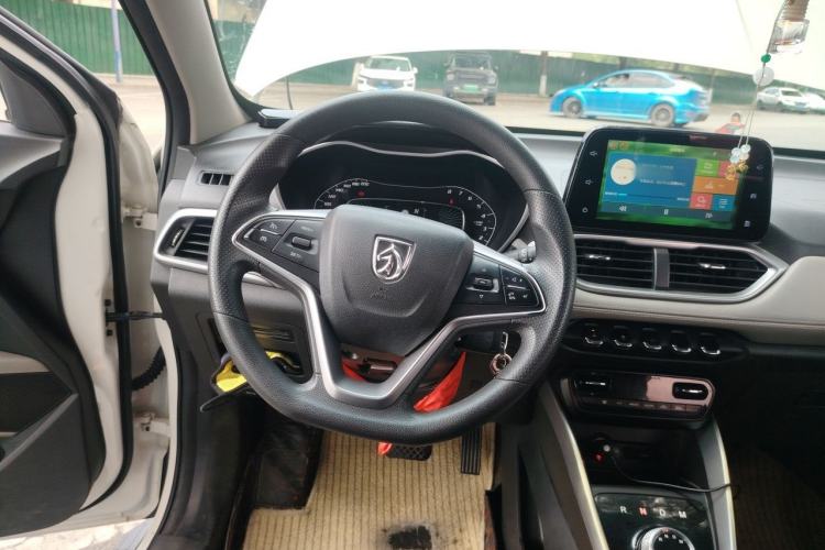 Used Baojun 510 2017 1.5L Automatic Fashion Model Steering Wheel